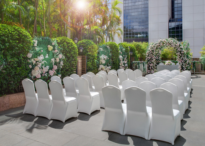 Royal Park Hotel-Outdoor-Wedding_2.jpg